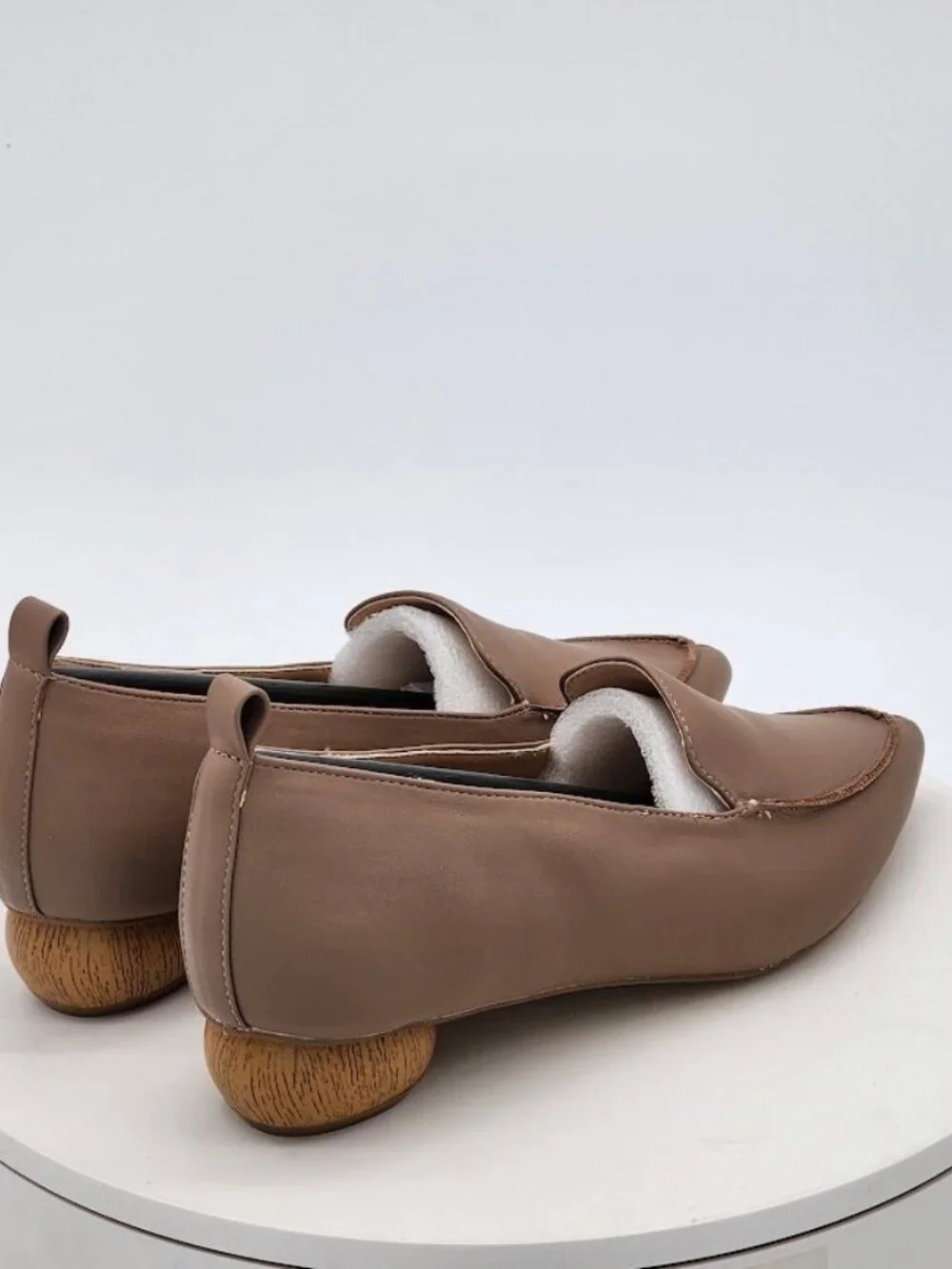 Journee Collection Maggs Taupe Pointed Toe Loafers Low Heel Women's Size 8 New